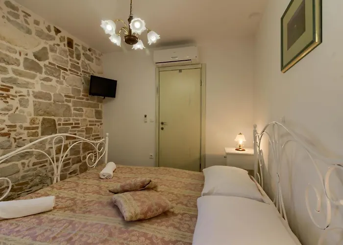 Cozy Zita With Private Pool Near Town Center